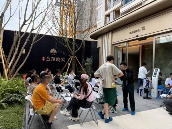 天盈配 2067套！成都楼市“五一”假期热度攀升，单盘开盘卖了2亿